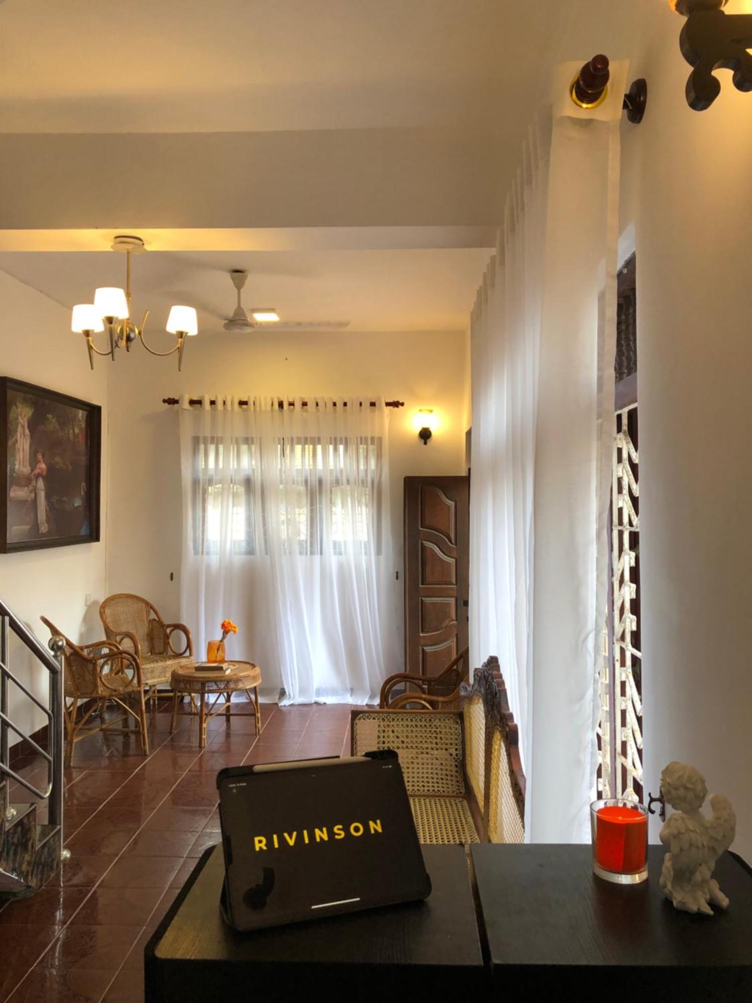 Rivinson Hotel Negombo Buitenkant foto